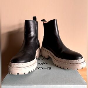 *SOLD* Chunky Chelsea Boots